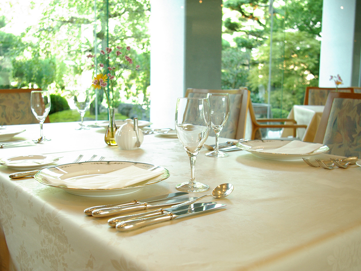 フランス料理「ロセアン」